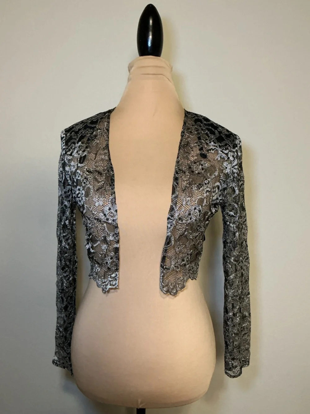 Silver Lace Cropped Bolero Shrug - Picture 3 of 10